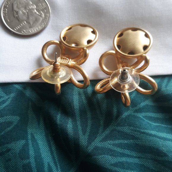 Vintage Angel Earrings - Picture 2 of 5